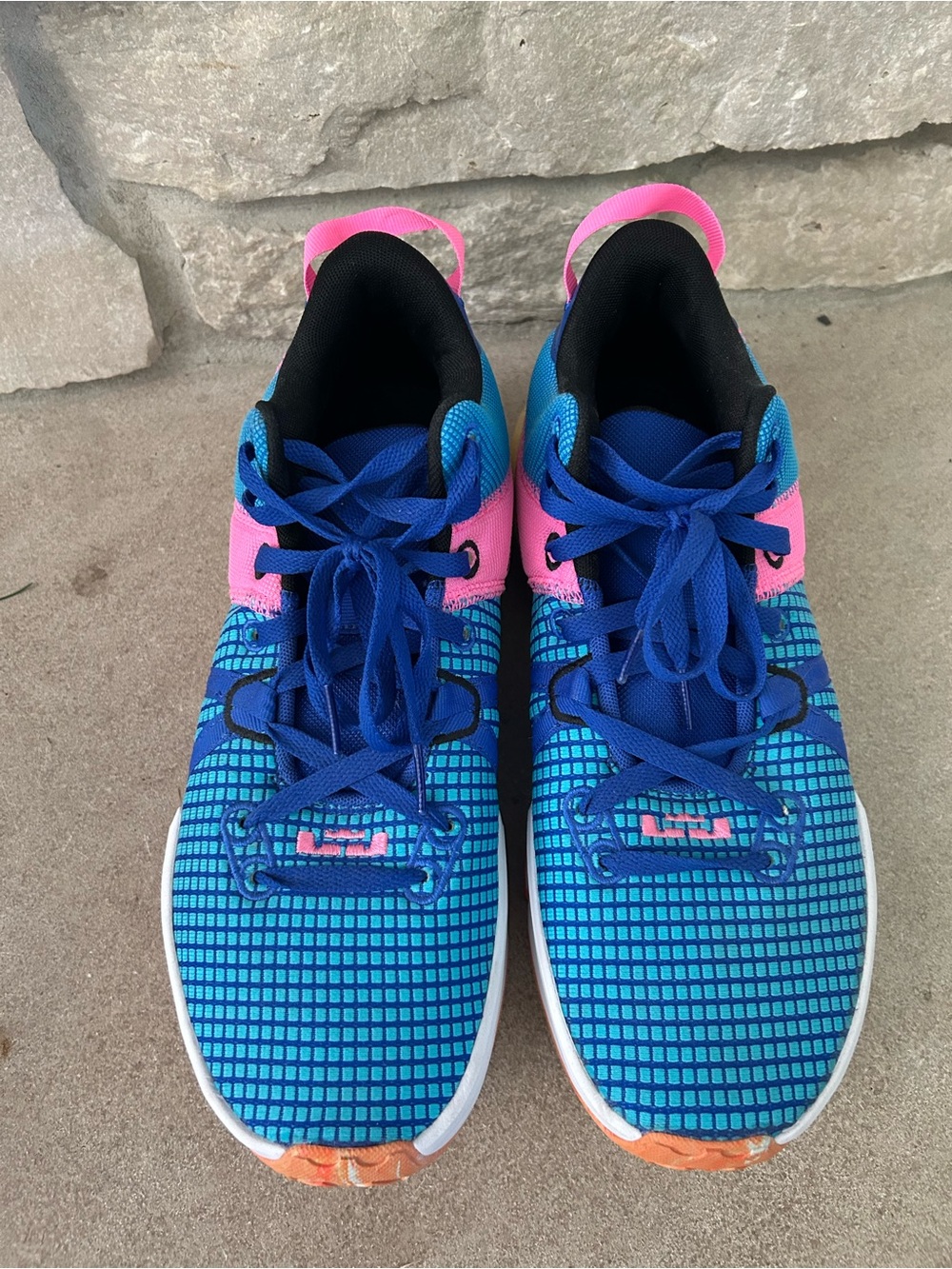 Nike LeBron Witness 7 'Hyper Royal Pink'